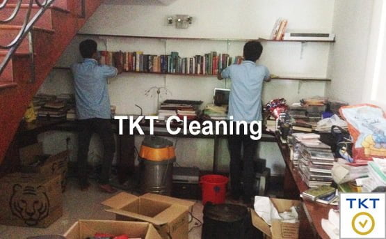 bookstore cleaning in house of clients
