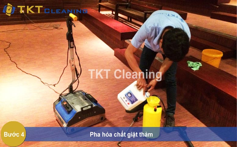 Step 4 - washing carpet cleaning with detergent