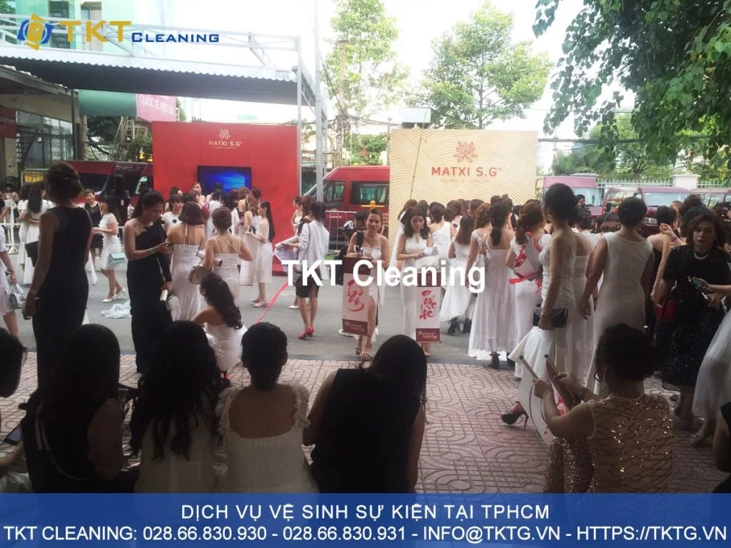 vệ sinh sự kiện âm nhạc cho nhãn hàng Golean MatxiSG tại SVD QK7 TPHCM - TKT Cleaning