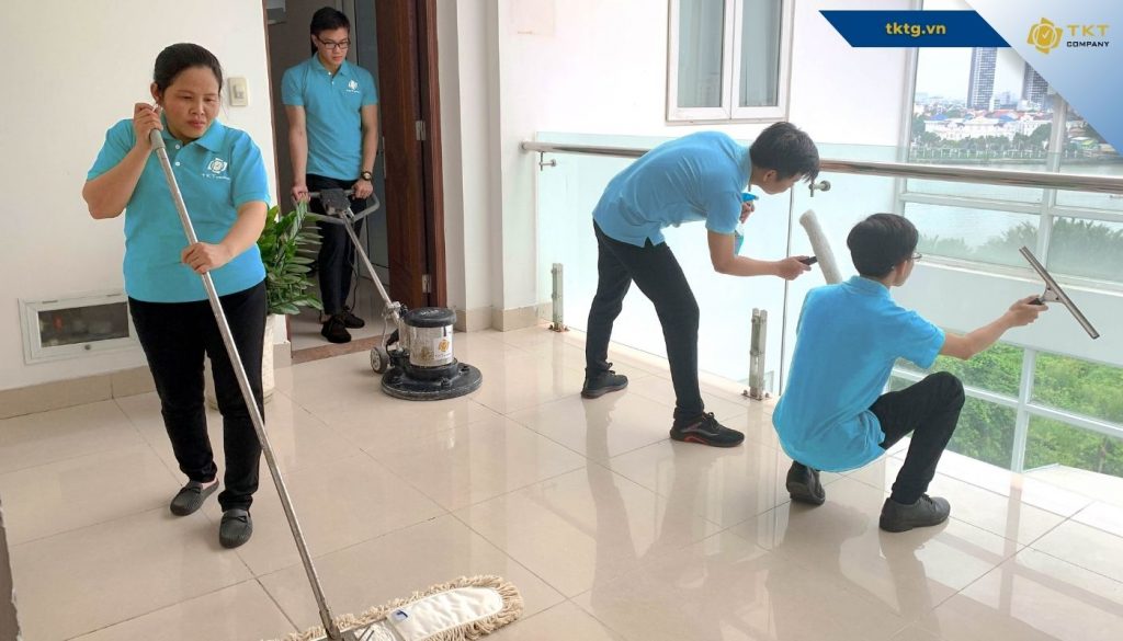 Theo phong thủy, khu vực phòng khách, cửa chính nên dọn dẹp sạch sẽ vào dịp Tết