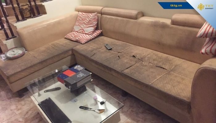 Những loại vết bẩn thường xuất hiện trên ghế sofa