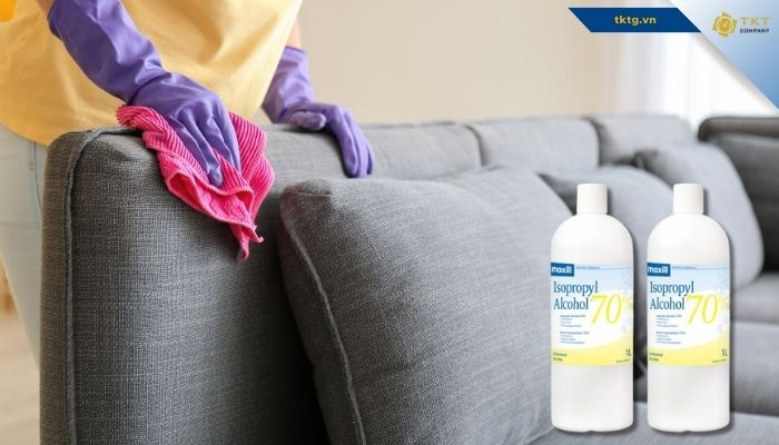 Vệ sinh sofa nỉ bằng cồn Isopropyl