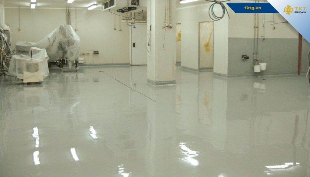 Tình trạng bề mặt ảnh hưởng đến giá thi công sơn sàn epoxy