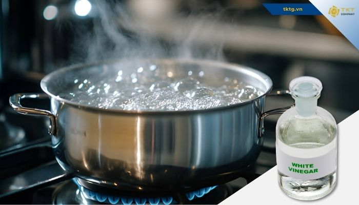 Mẹo khử mùi nhà bếp bằng hỗn hợp nước và giấm đun nóng
