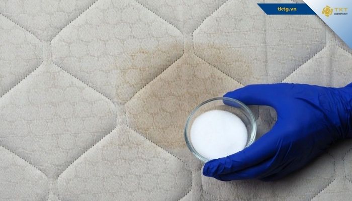 Bước 2: Khử mùi và loại bỏ bụi bẩn