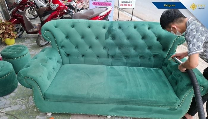 Dịch vụ vệ sinh ghế sofa nhung