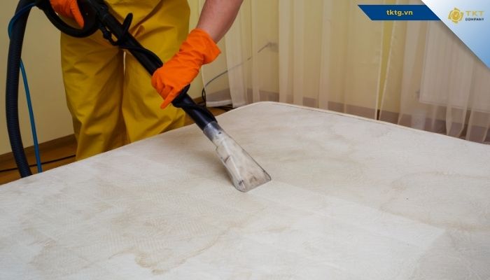 Hướng dẫn giặt nệm cao su tại nhà khi bị mốc