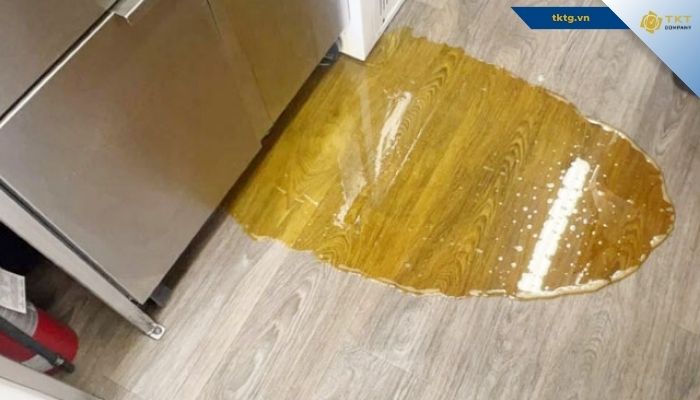 Nguyên nhân khiến sàn nhà dính dầu mỡ