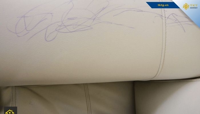 Sofa da bị dính mực có tẩy được không?