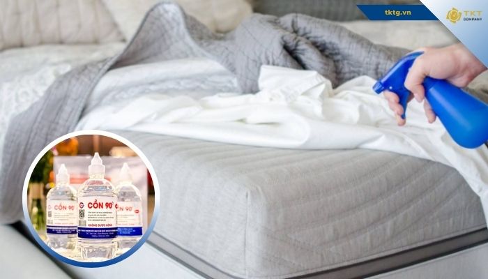 Cách khử mùi nước tiểu trên nệm bằng cồn 90 độ