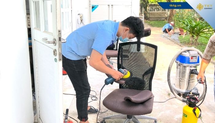 Bao lâu nên vệ sinh ghế lưới văn phòng?