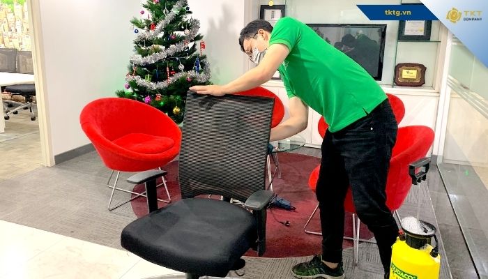 Cách giữ ghế lưới văn phòng luôn sạch sẽ như mới