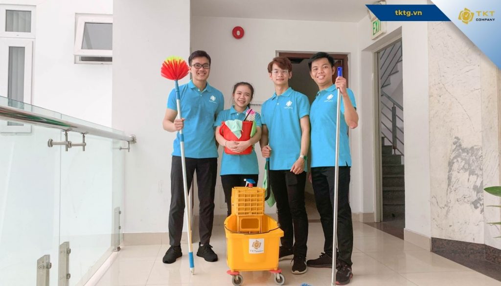 Đội ngũ nhân viên vệ sinh chuyên nghiệp, tận tâm