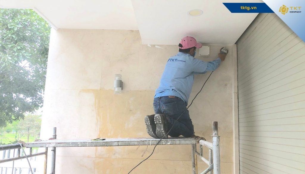 Dịch vụ vệ sinh nhà Quận 7 lâu ngày không sử dụng