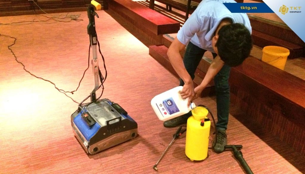 Pha dung dịch vệ sinh theo đúng tỷ lệ định trước