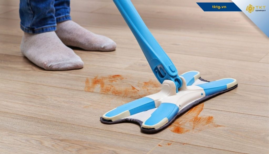 cách lau nhà không bị loang