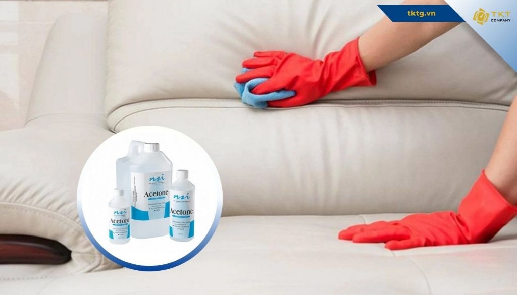 Người dùng có thể sử dụng Axeton để tấy mốc trên sofa da