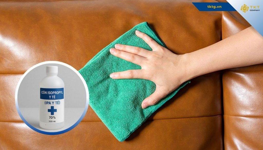 Cách xử lý sofa da bị mốc  bằng cồn y tế