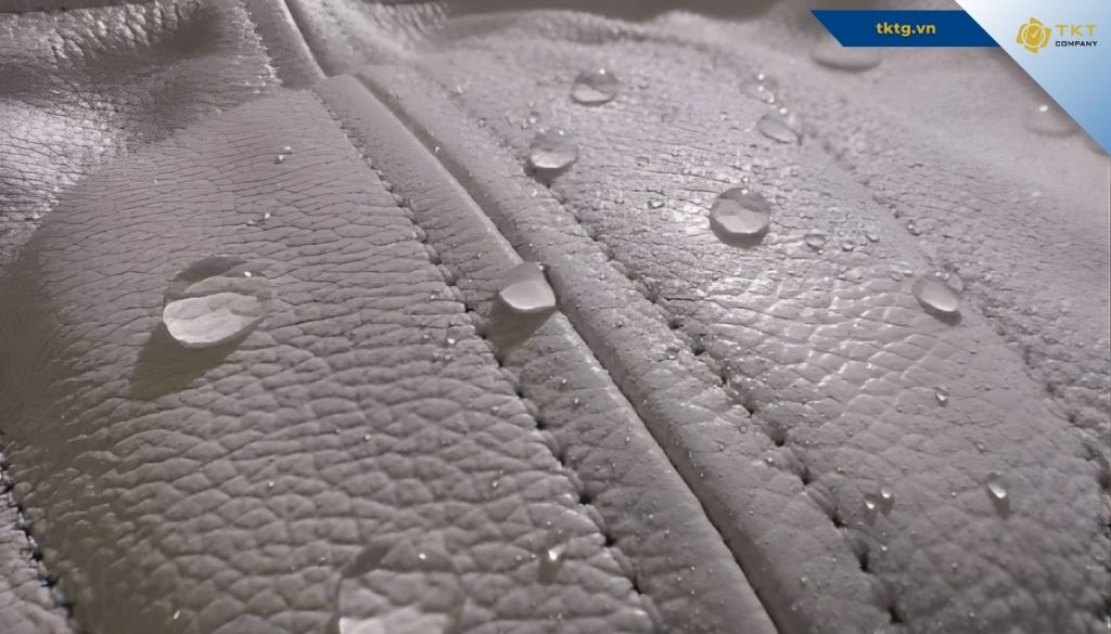 Cách vệ sinh Sofa da bị ướt