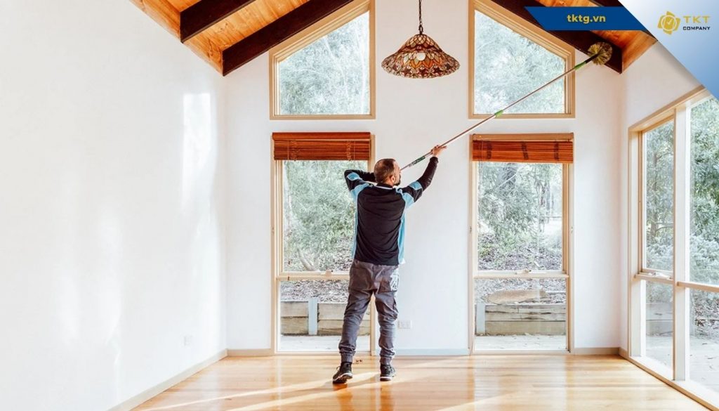 Tương như như các trần nhà khác, cách vệ sinh trần nhà gỗ cũng lau khô sau đó lau nước