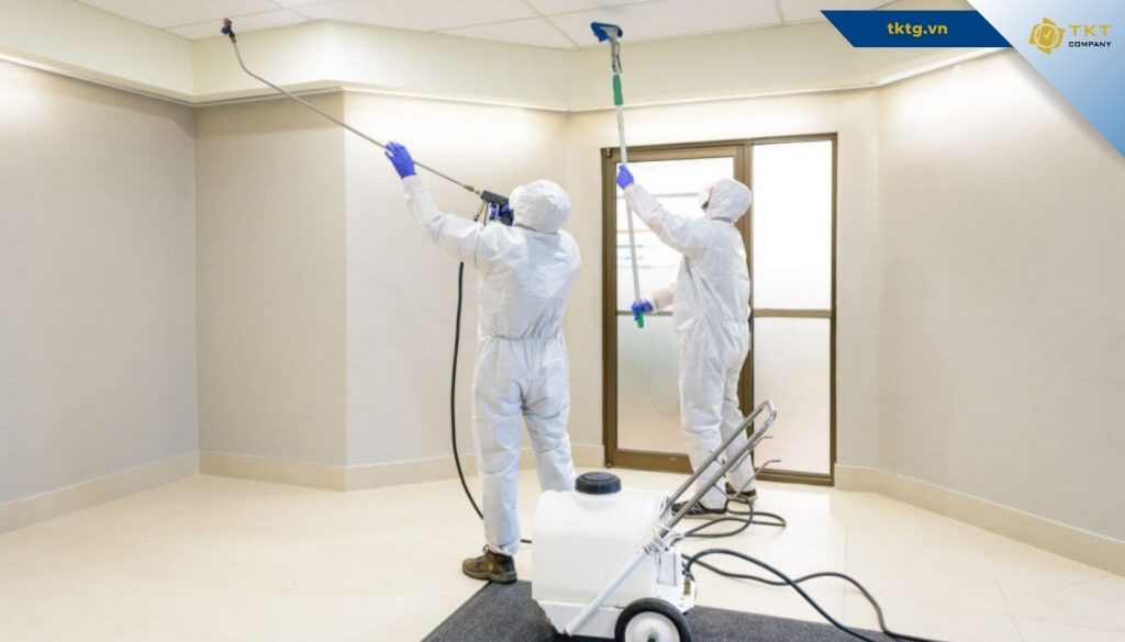 Khi vệ sinh trần nhà thạch cao, cần lau nhẹ nhàng tránh làm gãy trần