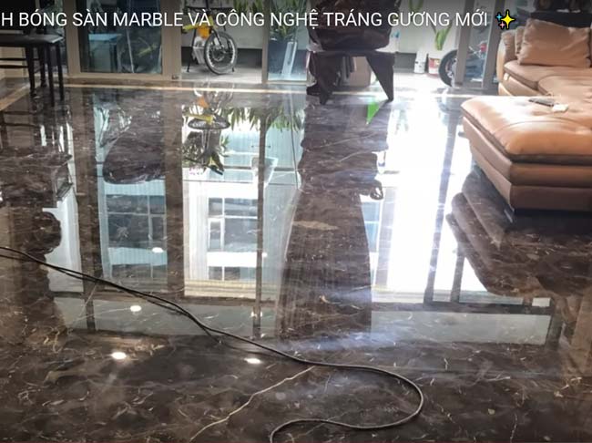 Sàn đá Marble đạt độ bóng gương sau khi TKT Company đánh bóng