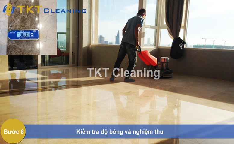 Đo độ bóng sàn đá bằng máy chuyên dụng trước khi nghiệm thu dịch vụ đánh bóng